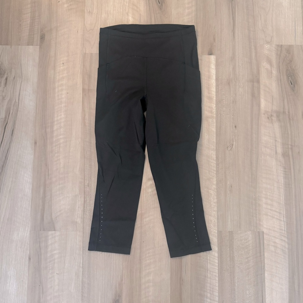 $98 EUC Lululemon Black Crop Leggings
